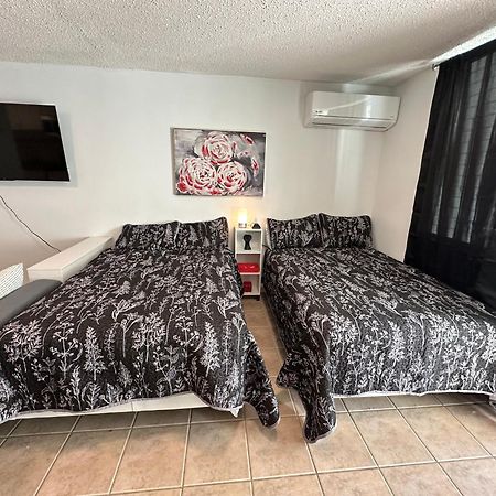 Beachfront Studio Apt W/ Full Kitchen & Pool Isabela Buitenkant foto