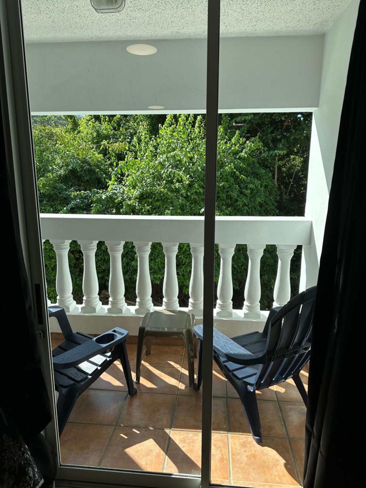 Beachfront Studio Apt W/ Full Kitchen & Pool Isabela Buitenkant foto